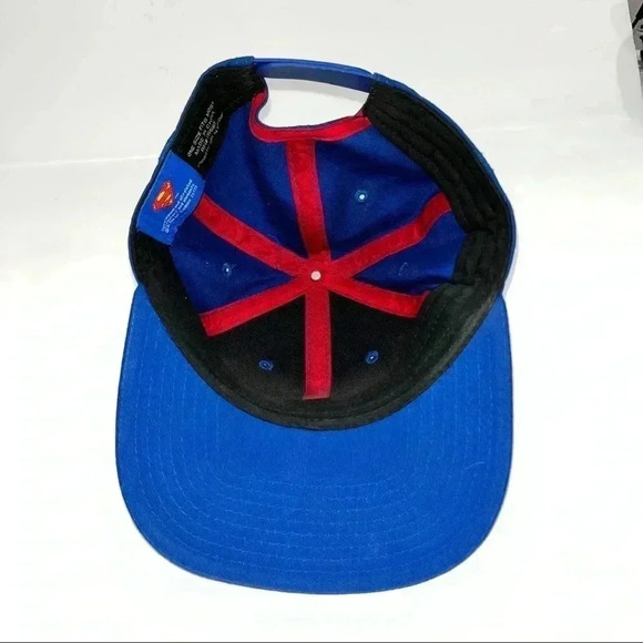 Superman Snap Back Cap - Picture 3 of 3